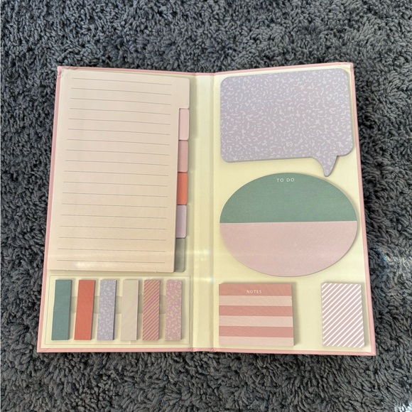 NWT “notes and plans” fashion planner set with 410 sticky notes - Picture 1 of 3